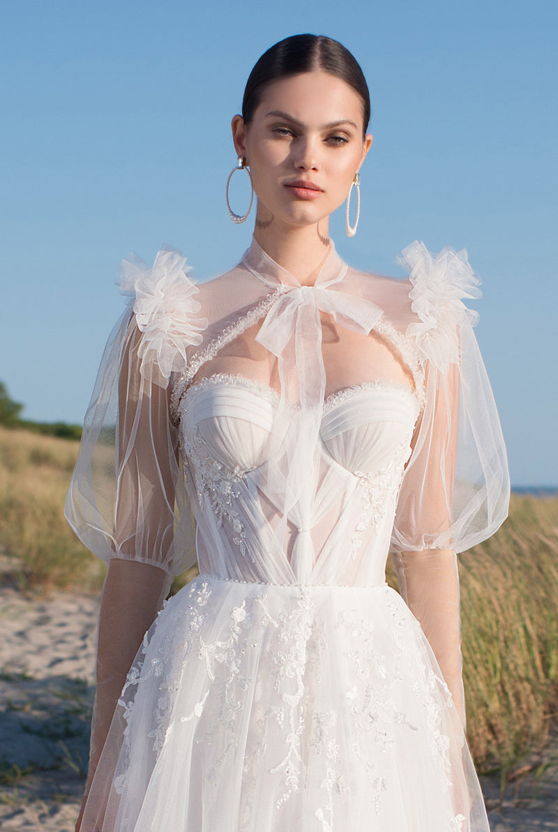 Robe de mariée trapèze en tulle avec boléro