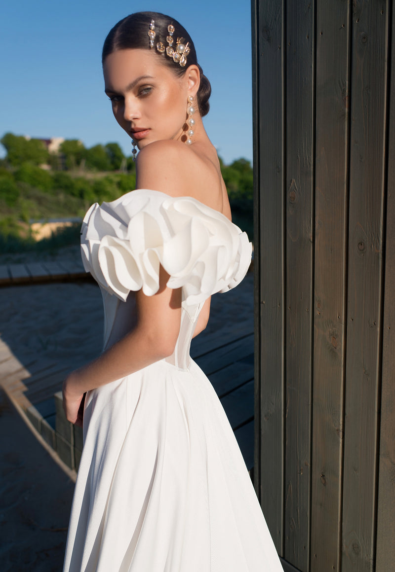 Mikado Strapless A-Line Wedding Dress with Removable Sleeves and Strap EU46 Mikado Strapless A-Line Wedding Dress with Removable Sleeves and Strap EU46
