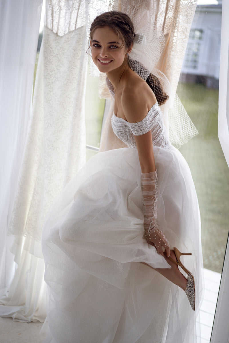 Exquisite Off-the-Shoulder A-Line Bridal Gown