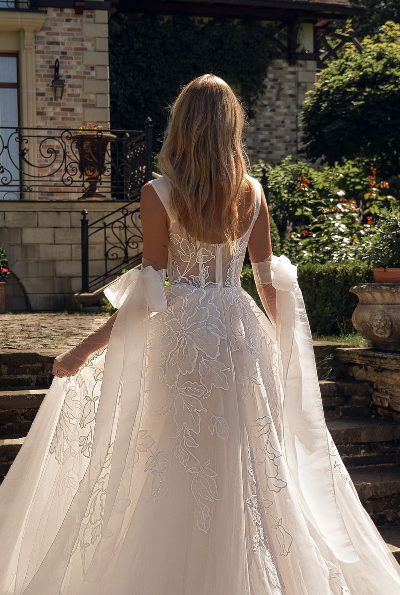 Exquisite Sweetheart A-Line Wedding Dress with Floral Lace and Removab HAREM's Brides Exquisite Sweetheart A-Line Wedding Dress with Floral Lace and Removab HAREM's Brides
