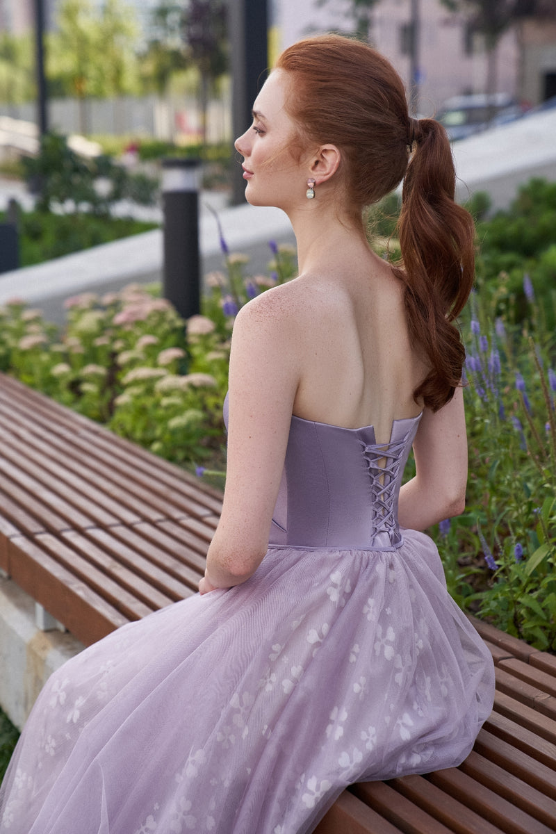 Vestido midi de tul floral con corsé 