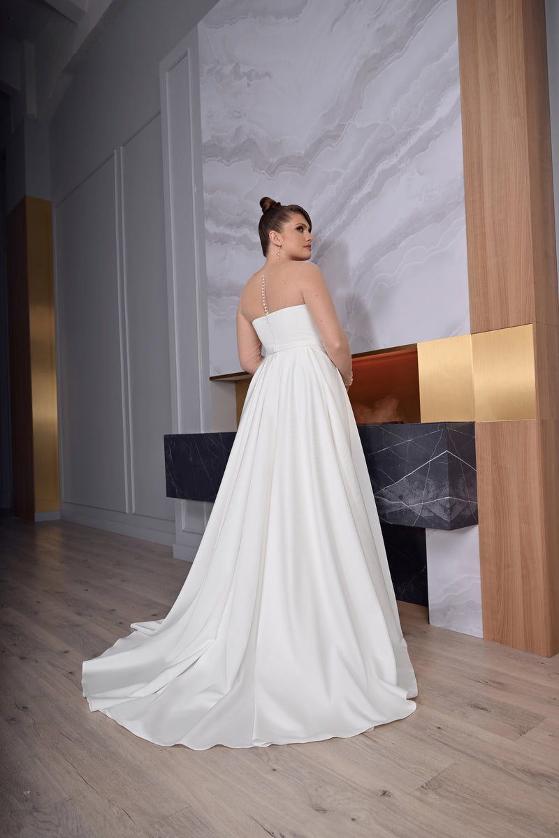 Vestido de novia de talla grande con escote en forma de corazón y manga larga transparente