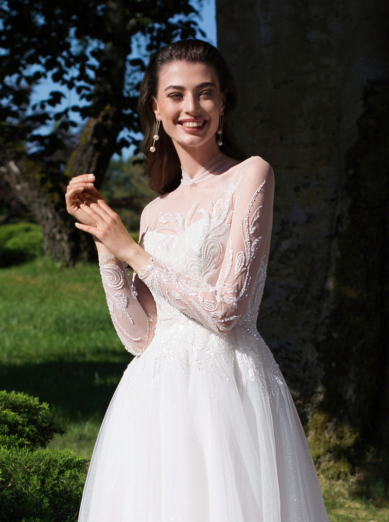 Vestido de novia elegante, transparente, de manga larga, con cuello de ilusión y corte en A