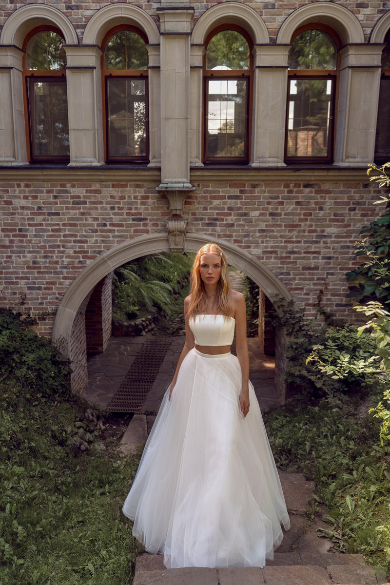 2 in One: Two-Piece Top and Skirt Wedding Dress with Stunning Removabl HAREM's Brides 2 in One: Two-Piece Top and Skirt Wedding Dress with Stunning Removabl HAREM's Brides