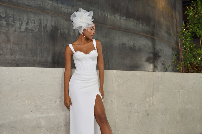 Vestido de boda minimalista de la sirena de Sweatheart