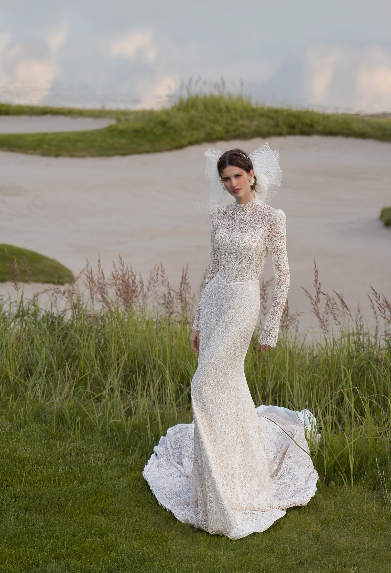 Long Sleeve High-Neck Mermaid Lace Wedding Dress with Open Back EU32 / Pearl (Photo) Long Sleeve High-Neck Mermaid Lace Wedding Dress with Open Back EU32 / Pearl (Photo)