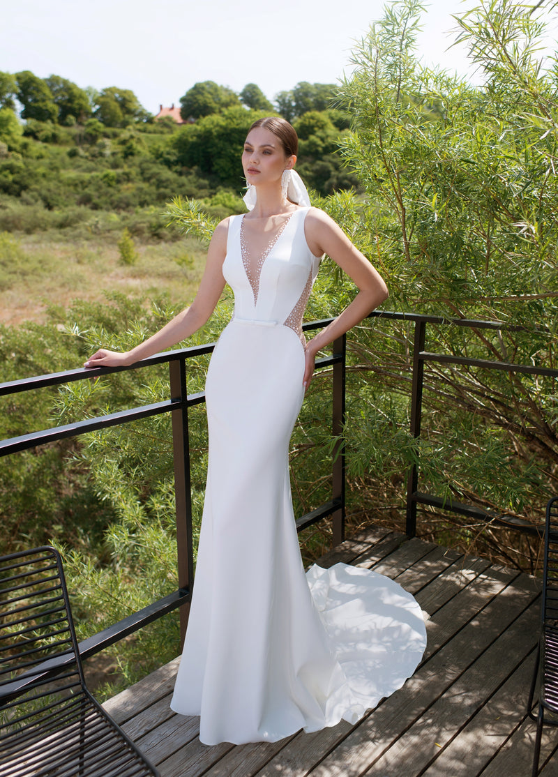 Stunning V-Neck Mermaid Wedding Dress