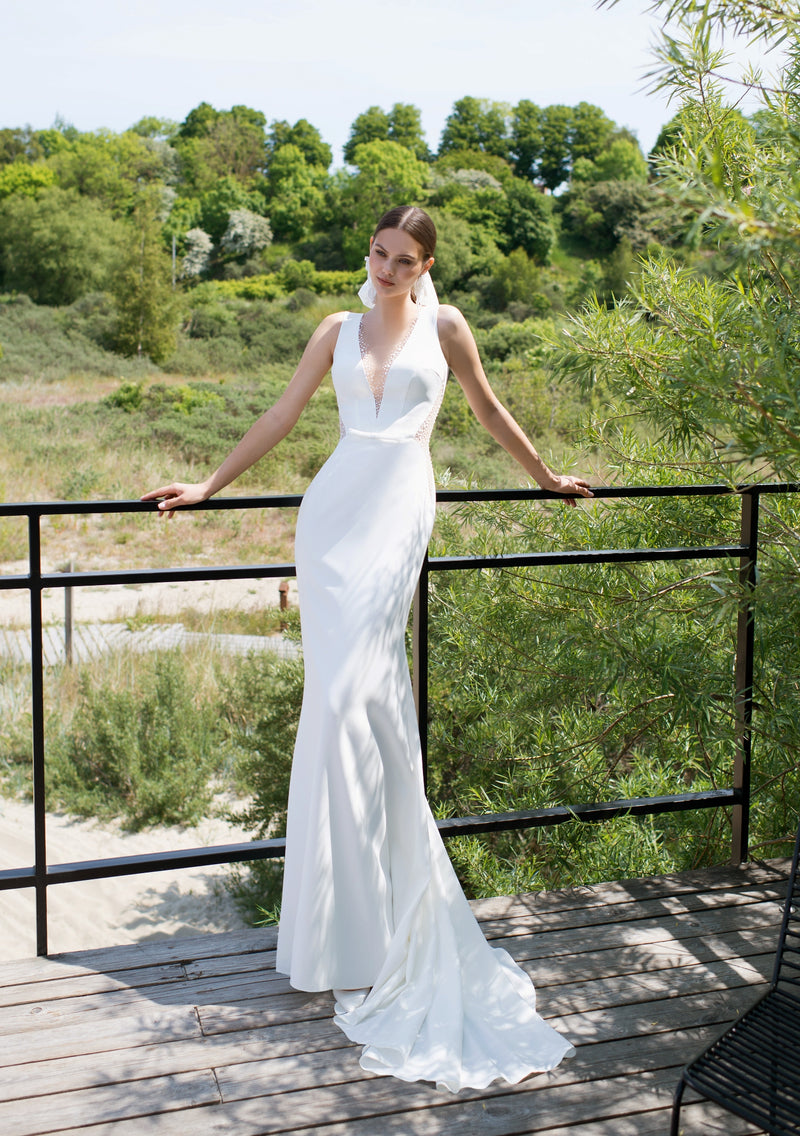 Impresionante vestido de novia sirena con cuello en V