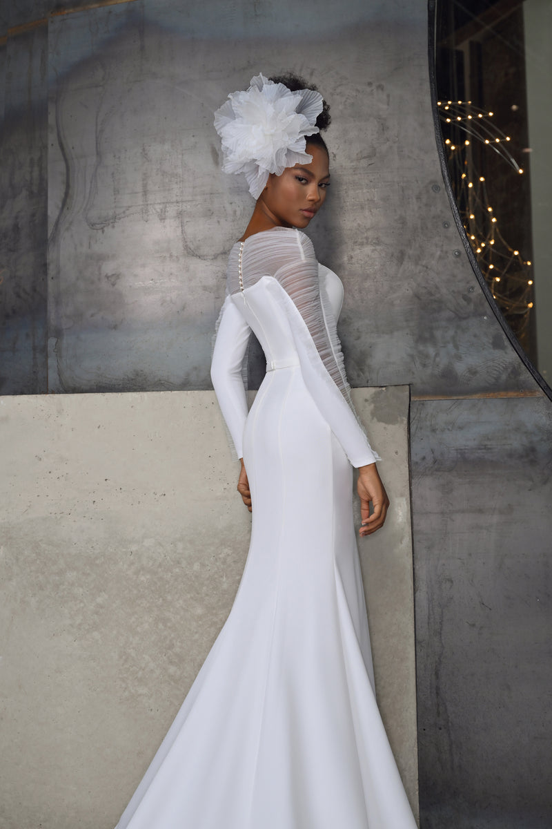 Vestido de novia minimalista de sirena de manga larga