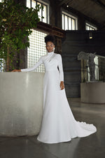 Robe de mariée minimaliste modeste à col haut et manches longues avec traîne longue