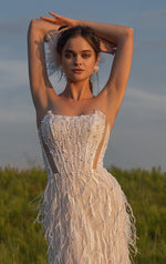 Vestido de novia perlado con flecos sin tirantes