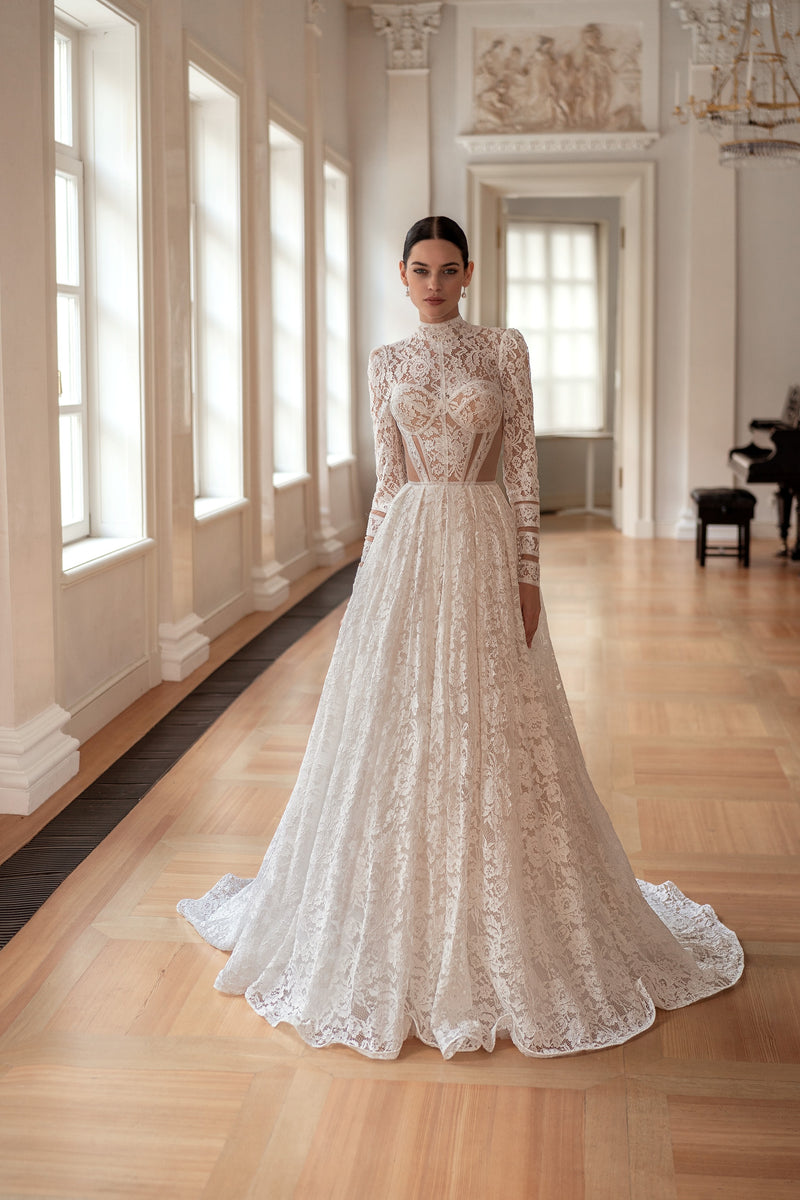 Romantic A-Line Long Sleeve High Neck Wedding Gown with Floral Lace EU38 Romantic A-Line Long Sleeve High Neck Wedding Gown with Floral Lace EU38