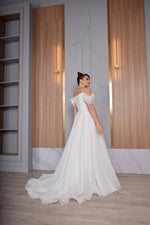 Exquisite Off-shoulder Plus-Size Princess Wedding Gown