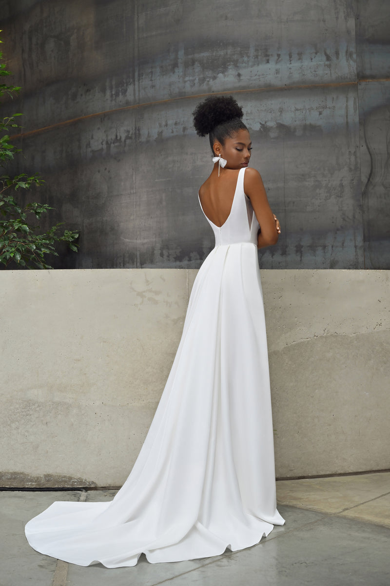 Robe de mariée trapèze minimaliste à encolure carrée avec manches amovibles