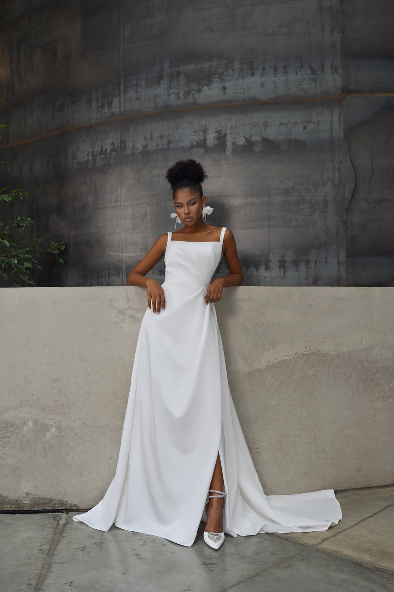 Square Neckline A-Line Minimalist Wedding Dress With Removable Sleeves EU38 Square Neckline A-Line Minimalist Wedding Dress With Removable Sleeves EU38
