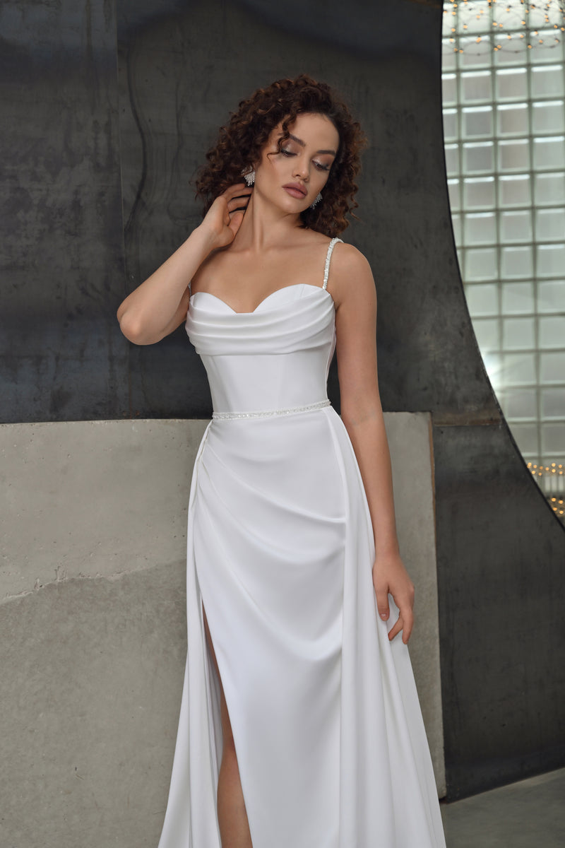 Robe de mariée minimaliste trapèze à bretelles spaghetti