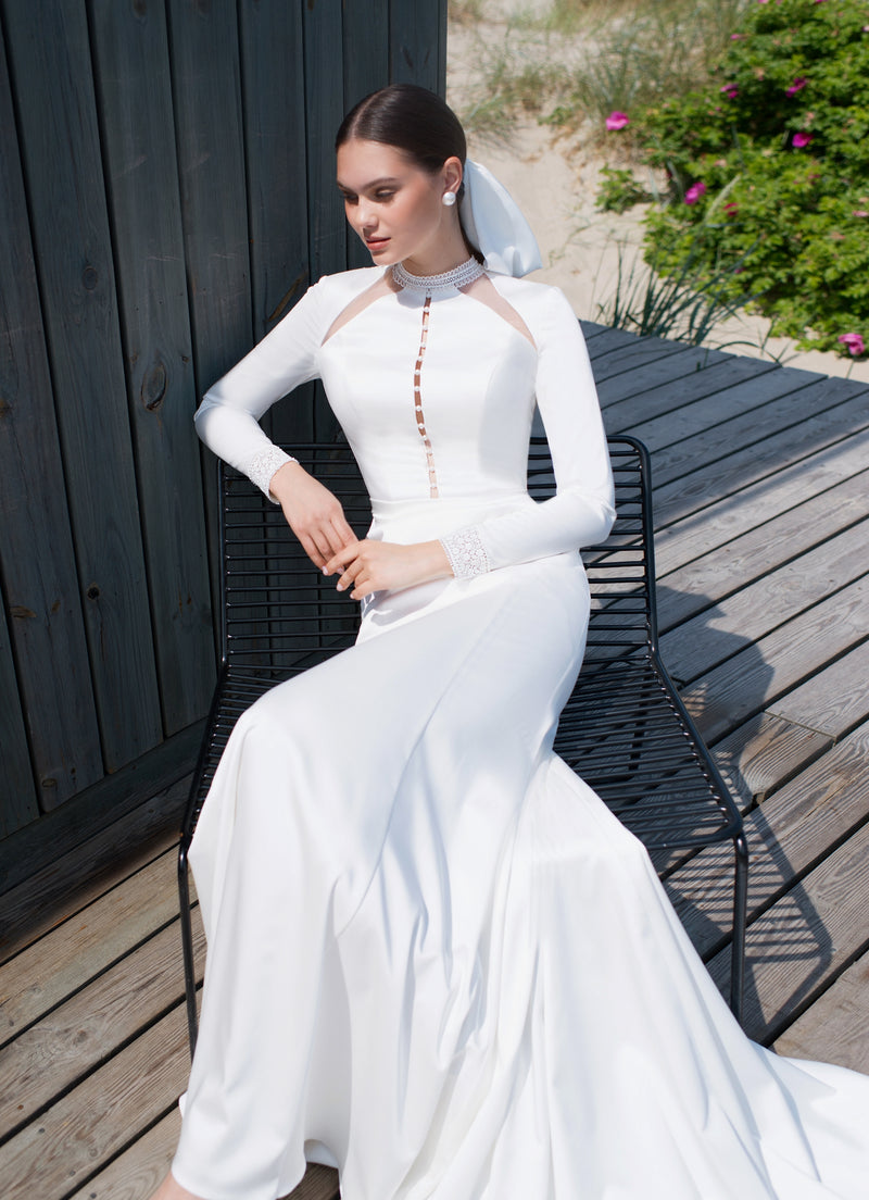 Vestido de novia sirena de manga larga con cuello alto y espalda preciosa