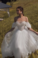 Precioso vestido de novia de corte A sin tirantes