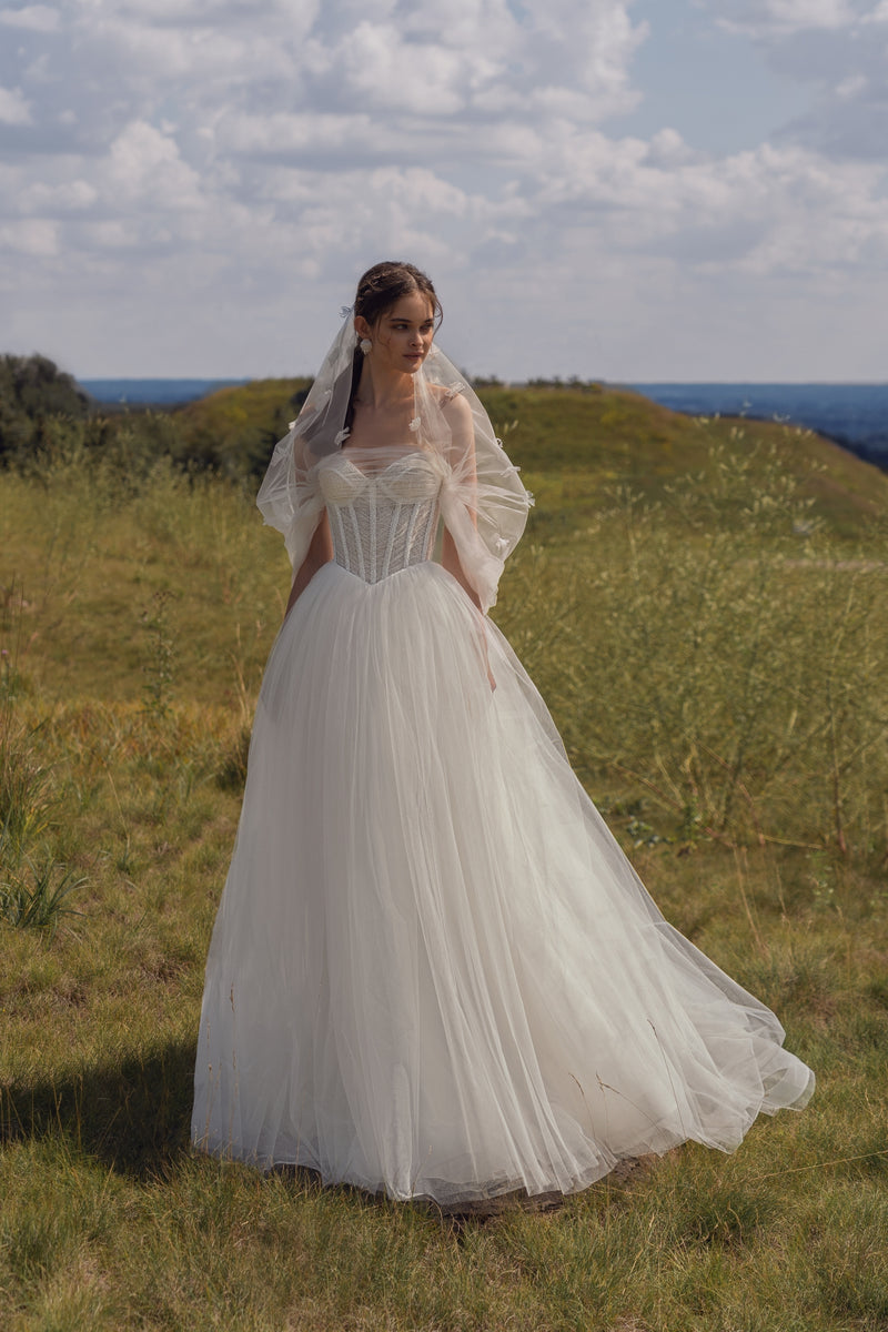 Precioso vestido de novia de corte A sin tirantes