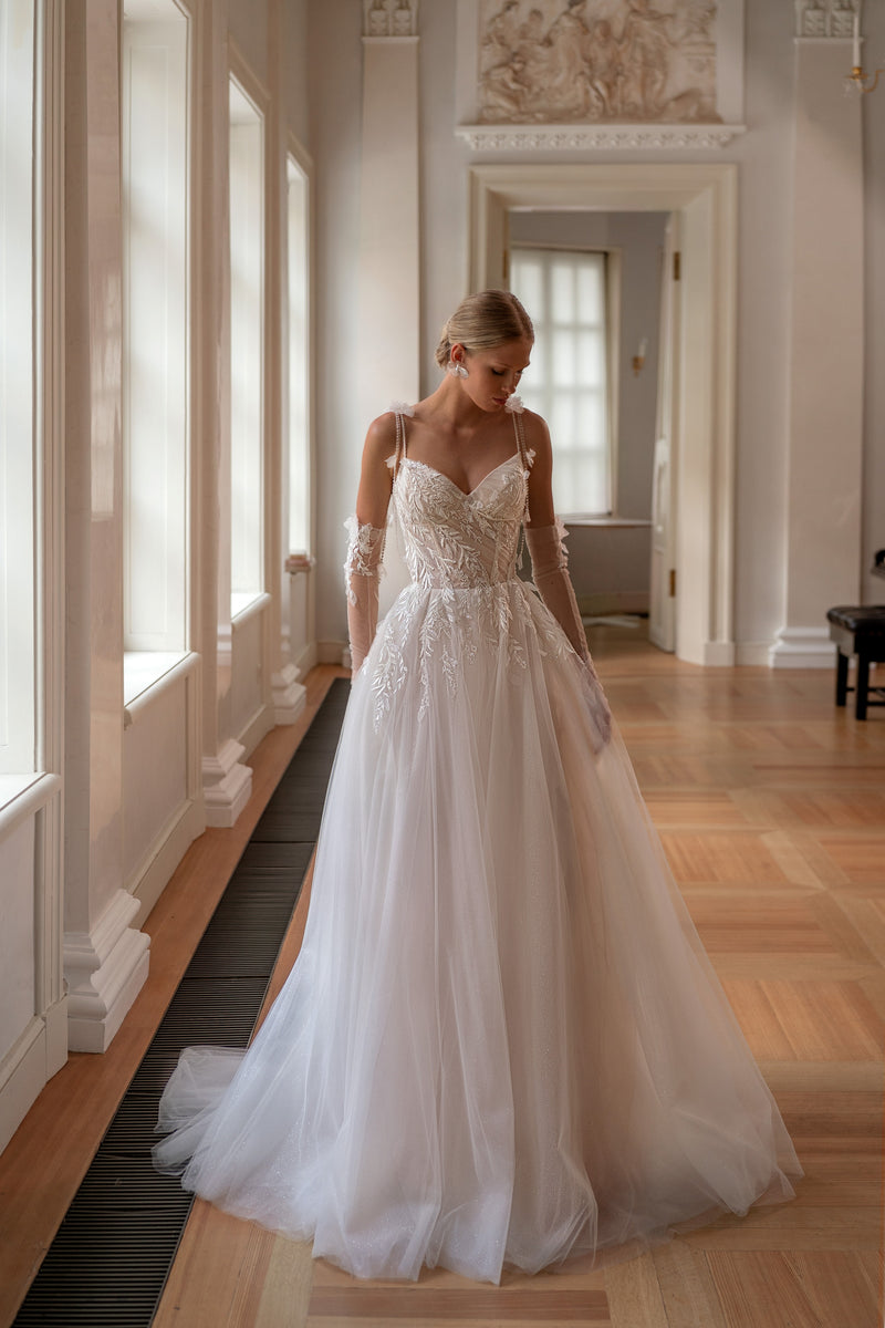 A-Line Spaghetti Strap Gown with and Removable Sleeves EU42 A-Line Spaghetti Strap Gown with and Removable Sleeves EU42
