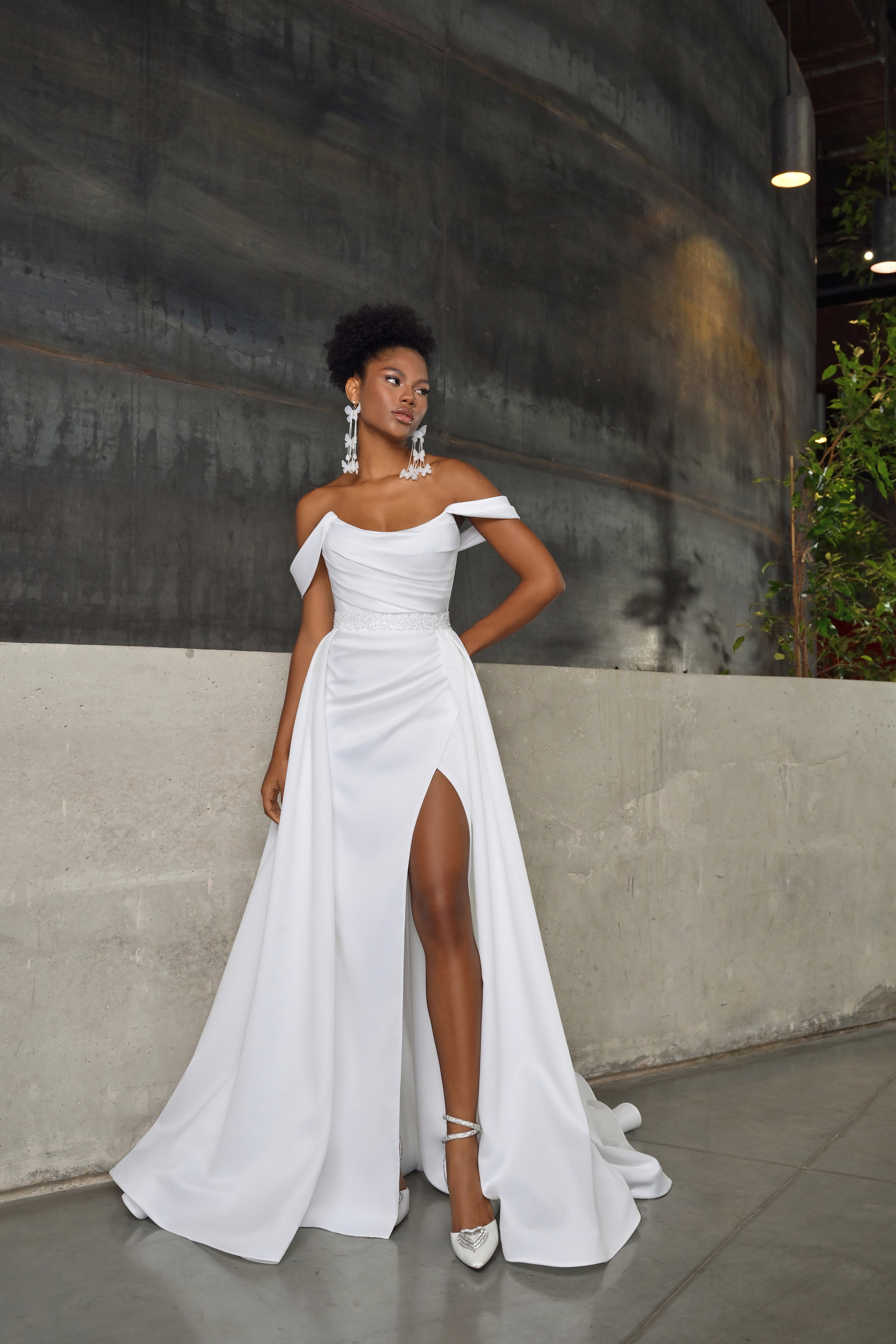 Off-Shoulder Mermaid Minimalist Sexy Bridal Dress With Overskirt HAREM's Brides Off-Shoulder Mermaid Minimalist Sexy Bridal Dress With Overskirt HAREM's Brides