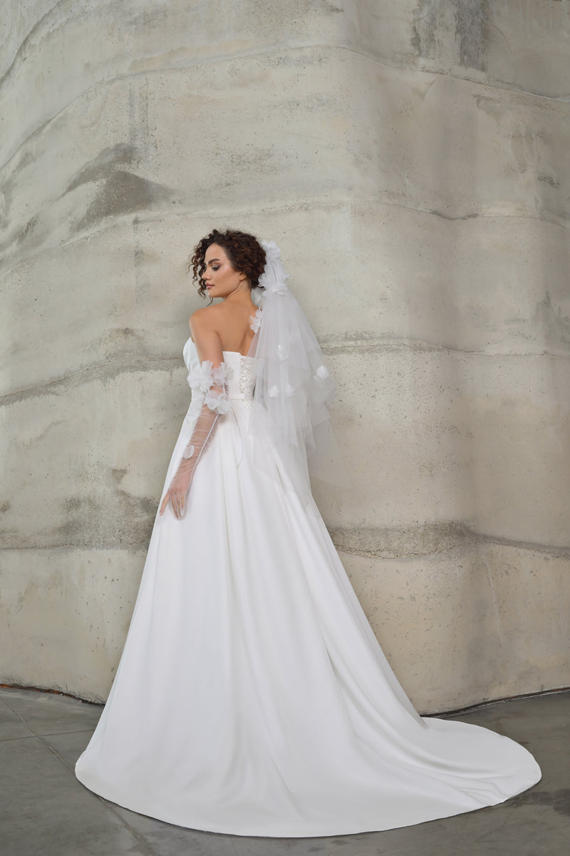 2in1: sin tirantes una línea minimalista vestido de novia con arco desmontable