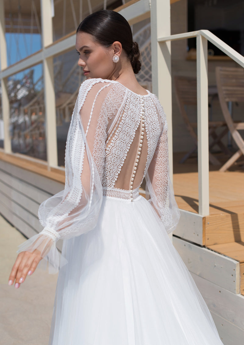 Elegant Long Sleeve A-Line Lace Wedding Dress