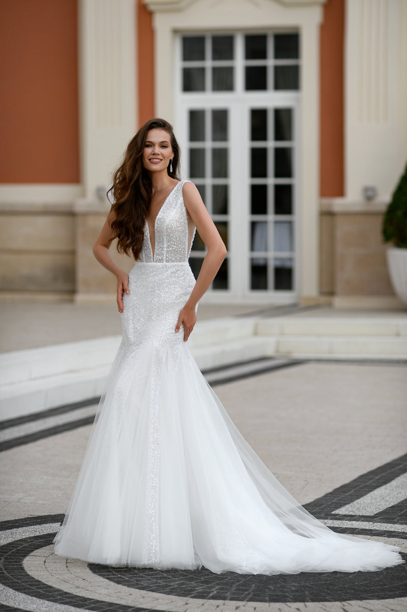 Sparkle V-Neck Trumpet Wedding Dress with Rose Shoulder