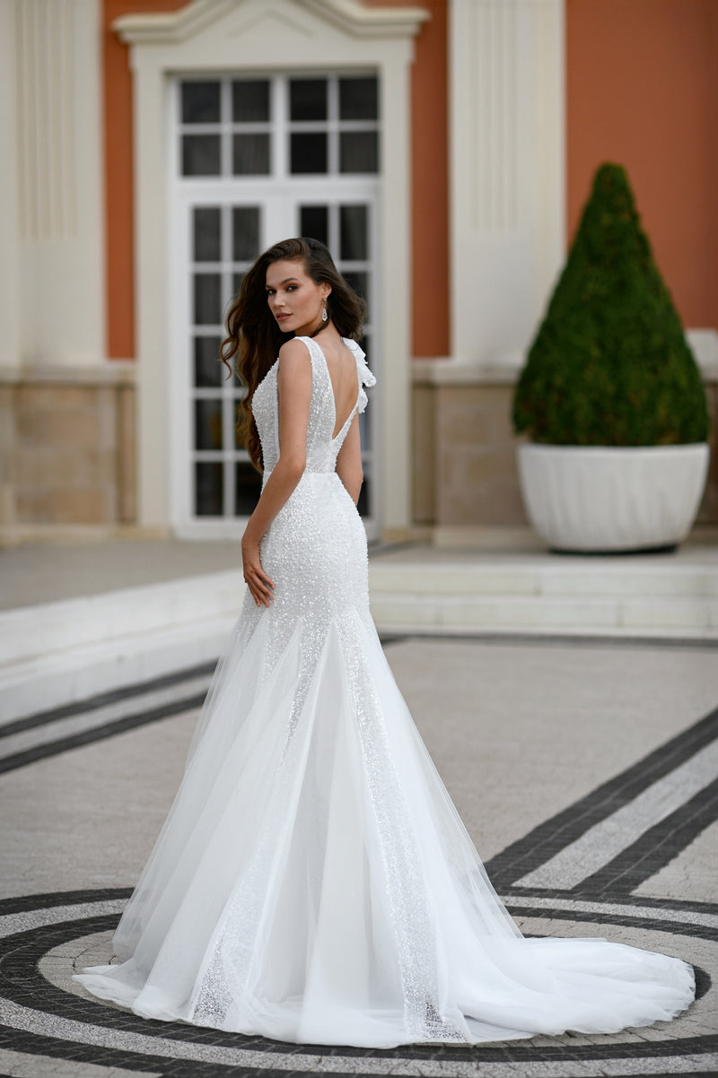Sparkle V-Neck Trumpet Wedding Dress with Rose Shoulder HAREM's Brides Sparkle V-Neck Trumpet Wedding Dress with Rose Shoulder HAREM's Brides