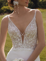 Delicate V-Neck Mermaid Wedding Dress