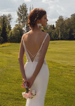 Delicate V-Neck Mermaid Wedding Dress