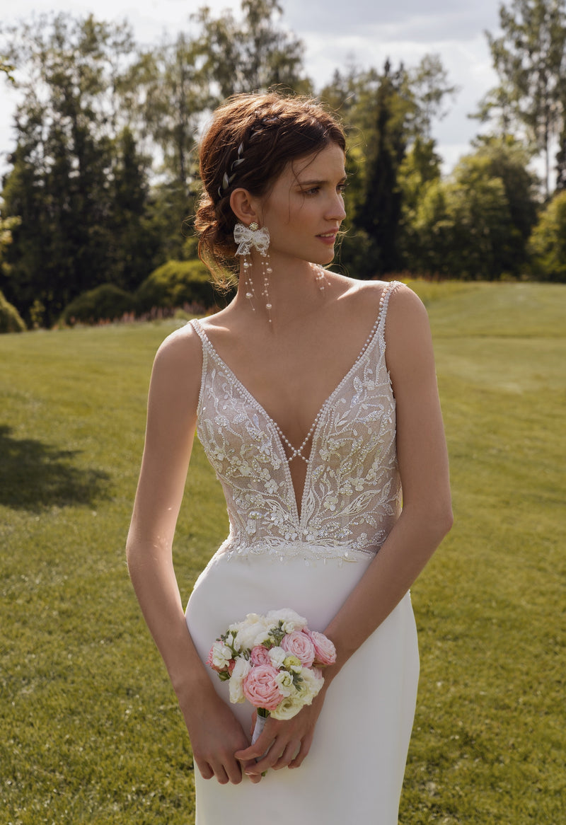 Delicate V-Neck Mermaid Wedding Dress HAREM's Brides Delicate V-Neck Mermaid Wedding Dress HAREM's Brides