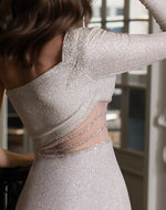 Robe de mariée sexy asymétrique à une épaule pailletée avec une fente