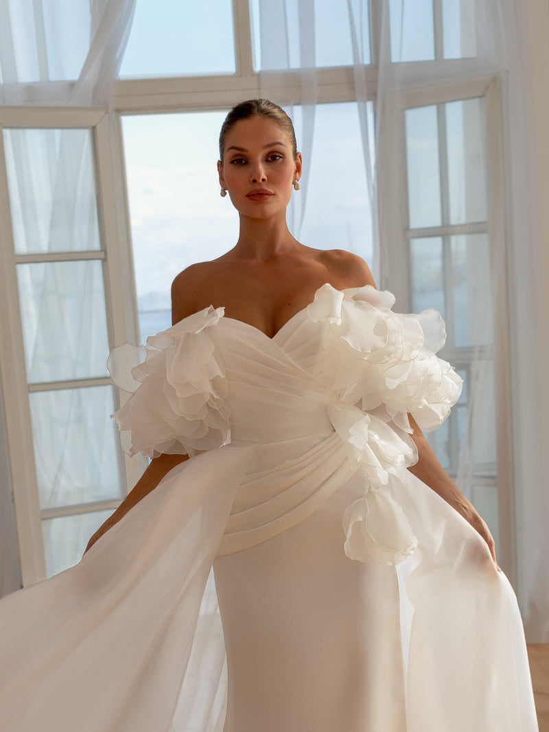 Gerbera Soft Satin Mermaid Wedding Dress with Organza Detachable Train –  HAREM's Brides