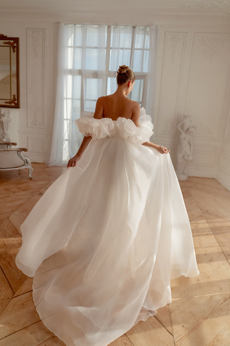 Gerbera Soft Satin Mermaid Wedding Dress with Organza Detachable Train and 3D Floral Sleeves | Harems Brides EU40