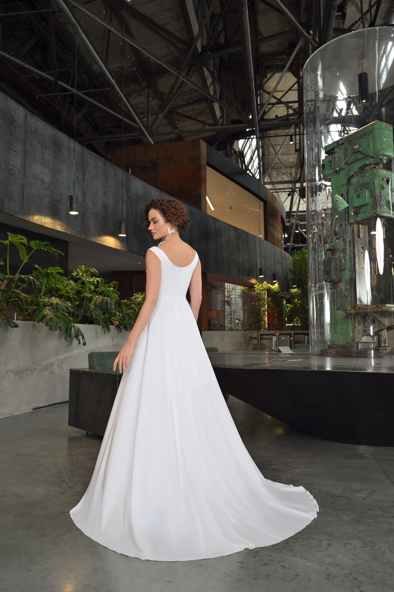 Robe de mariée trapèze minimaliste en soie