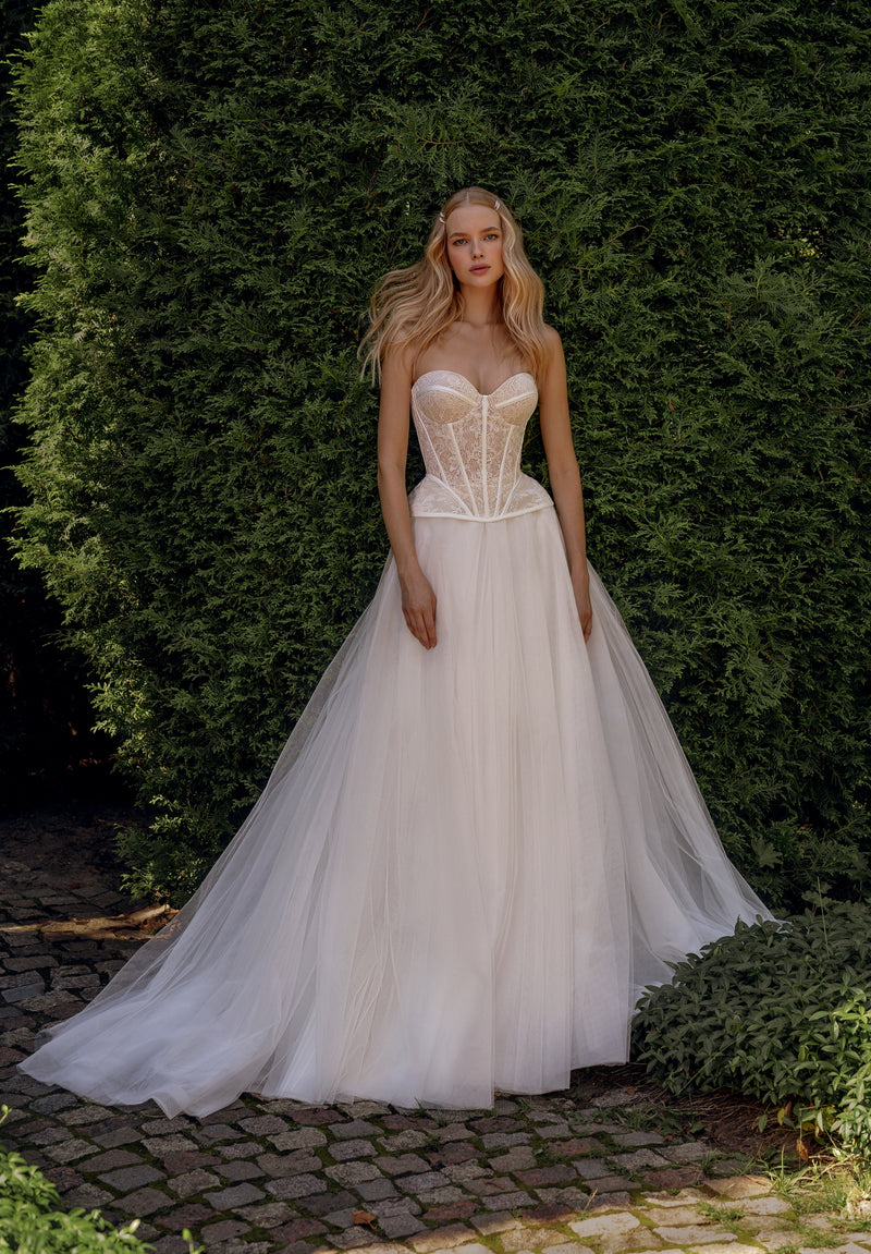 Sweetheart Lace Corset A-Line Wedding Dress EU38 Sweetheart Lace Corset A-Line Wedding Dress EU38