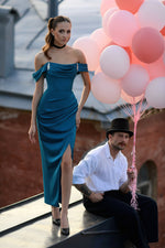 Off-the-Shoulder Maxi Dress with Fitted Skirt and Side Slit