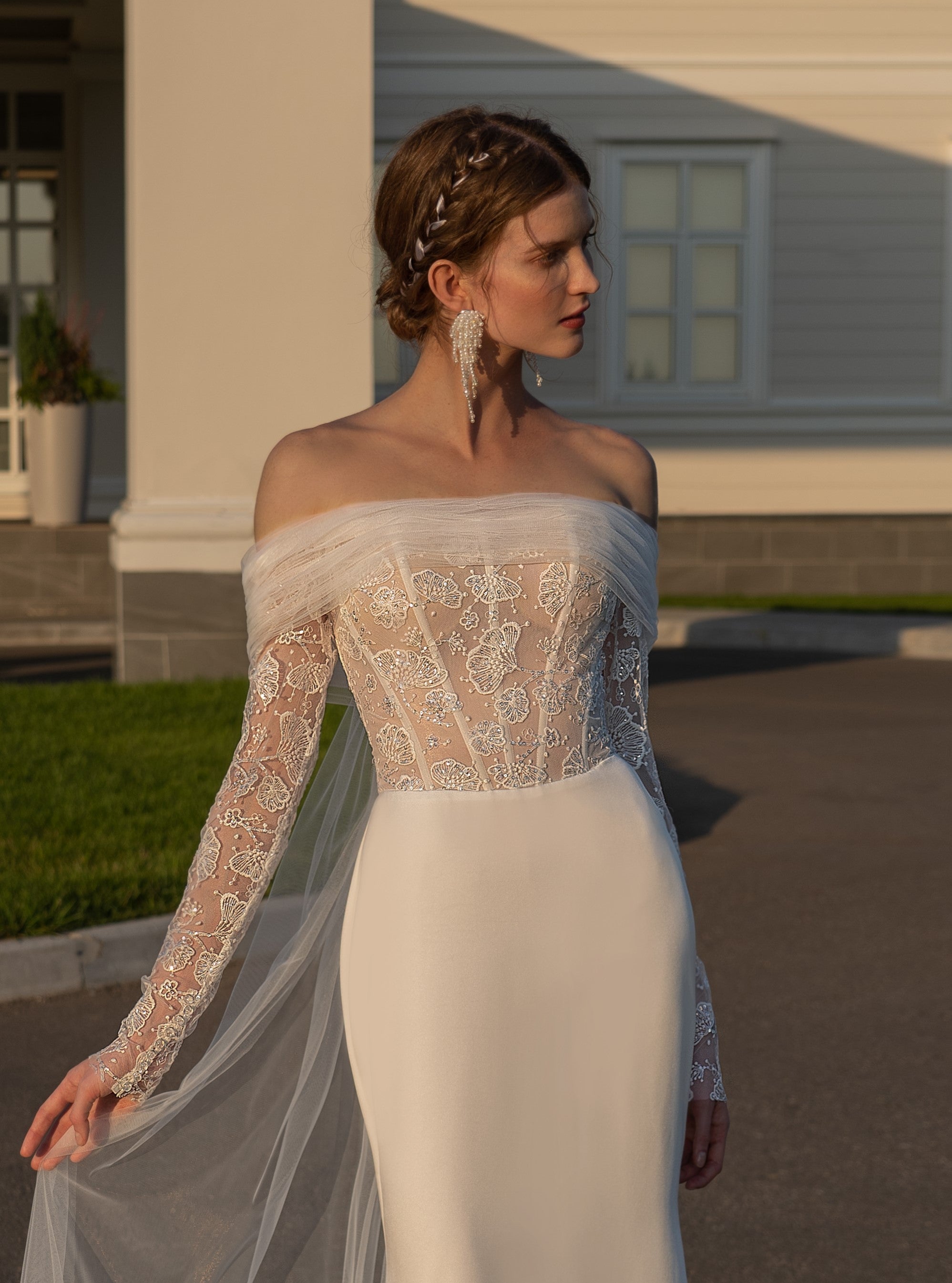 Off-the-Shoulder Sheath Wedding Dress with Removable Train EU32