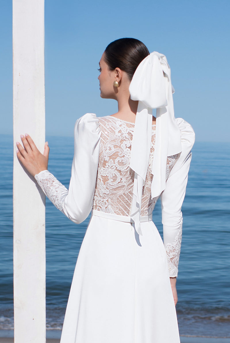Vestido de novia tubo de manga larga con una espalda hermosa