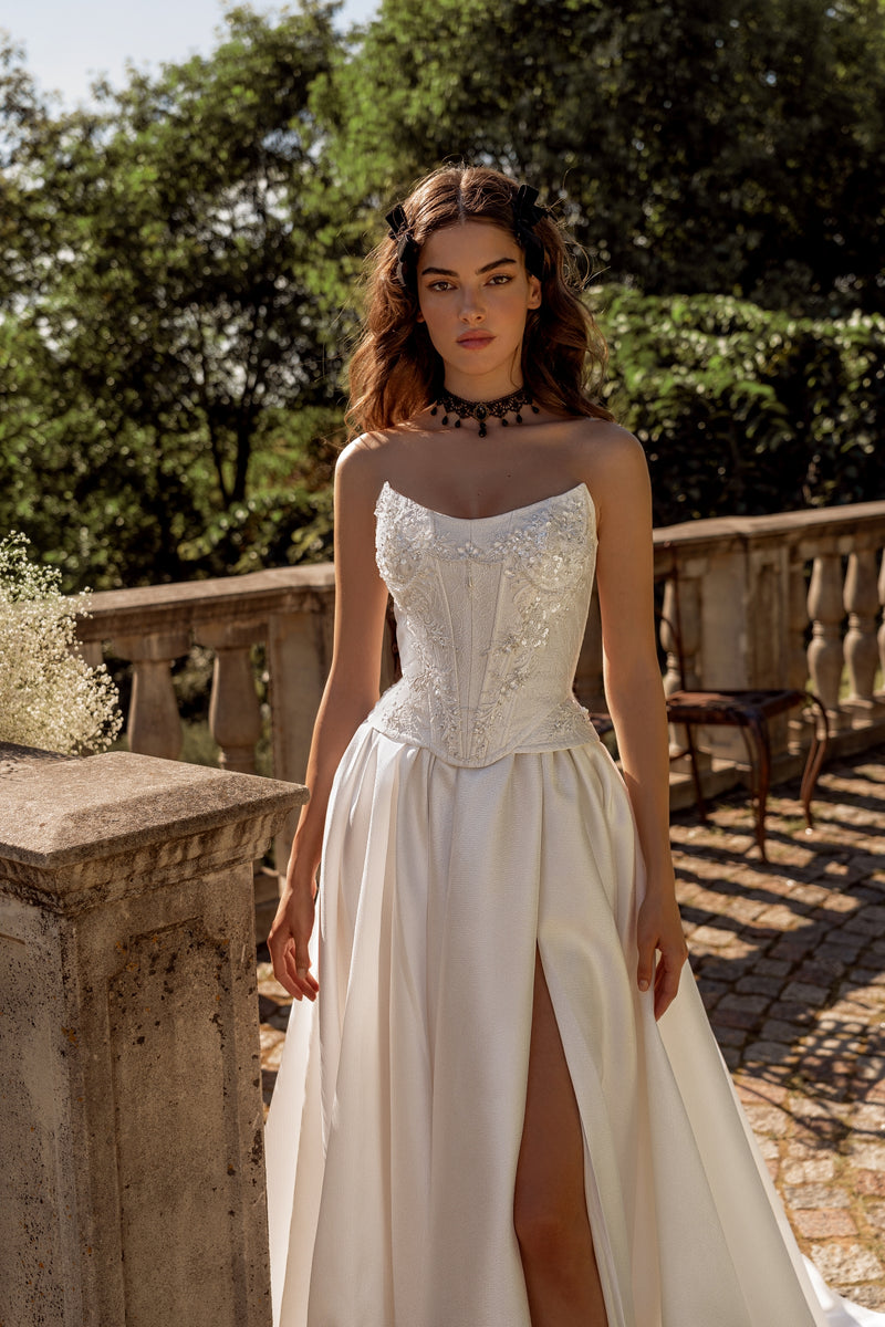 A-Line Wedding Gown with Strapless Corset, Lace-Up Closure Back, and Long Train EU36 A-Line Wedding Gown with Strapless Corset, Lace-Up Closure Back, and Long Train EU36