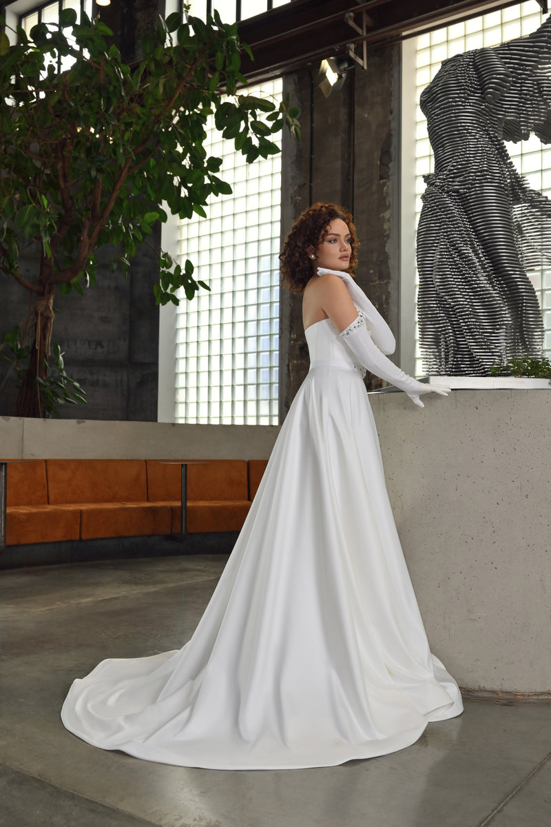Robe de mariée minimaliste trapèze sans bretelles avec gants