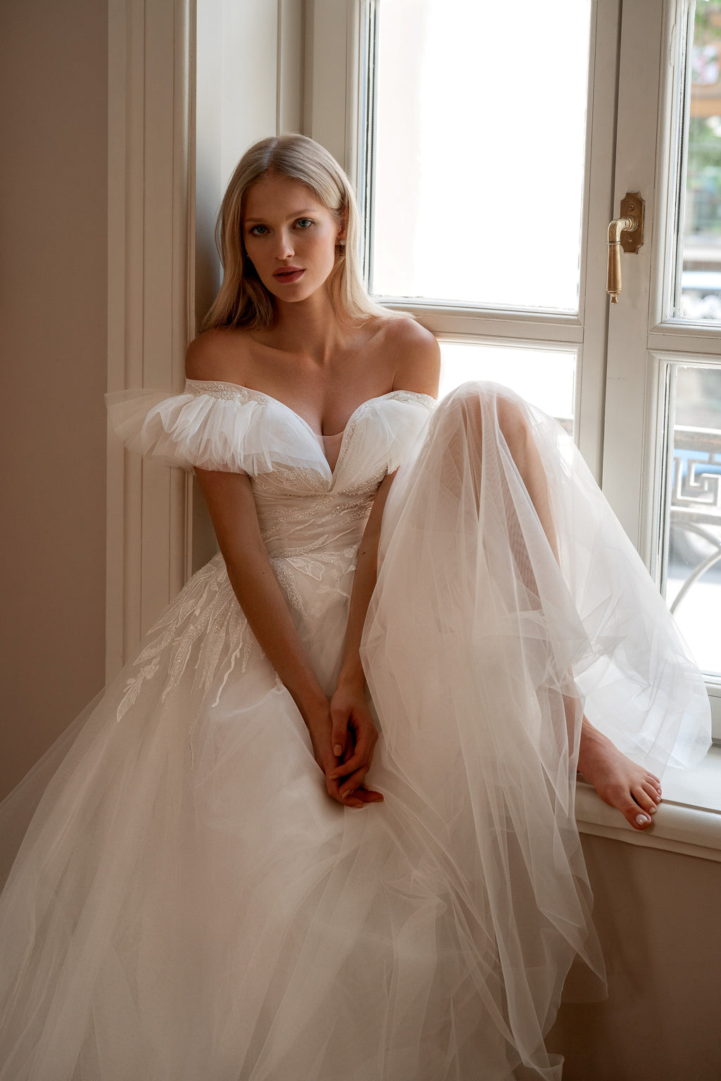 Off-Shoulder A-Line Tulle Wedding Dress – HAREM's Brides