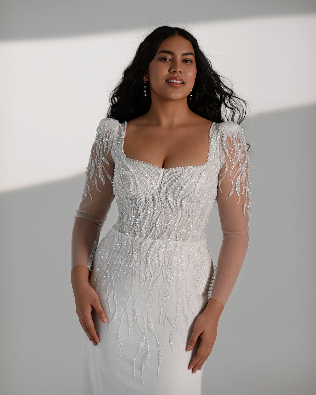 Long Sheer Sleeves Sparkling Square Neckline Corset Back Sheath Wedding Dress EU46 Long Sheer Sleeves Sparkling Square Neckline Corset Back Sheath Wedding Dress EU46