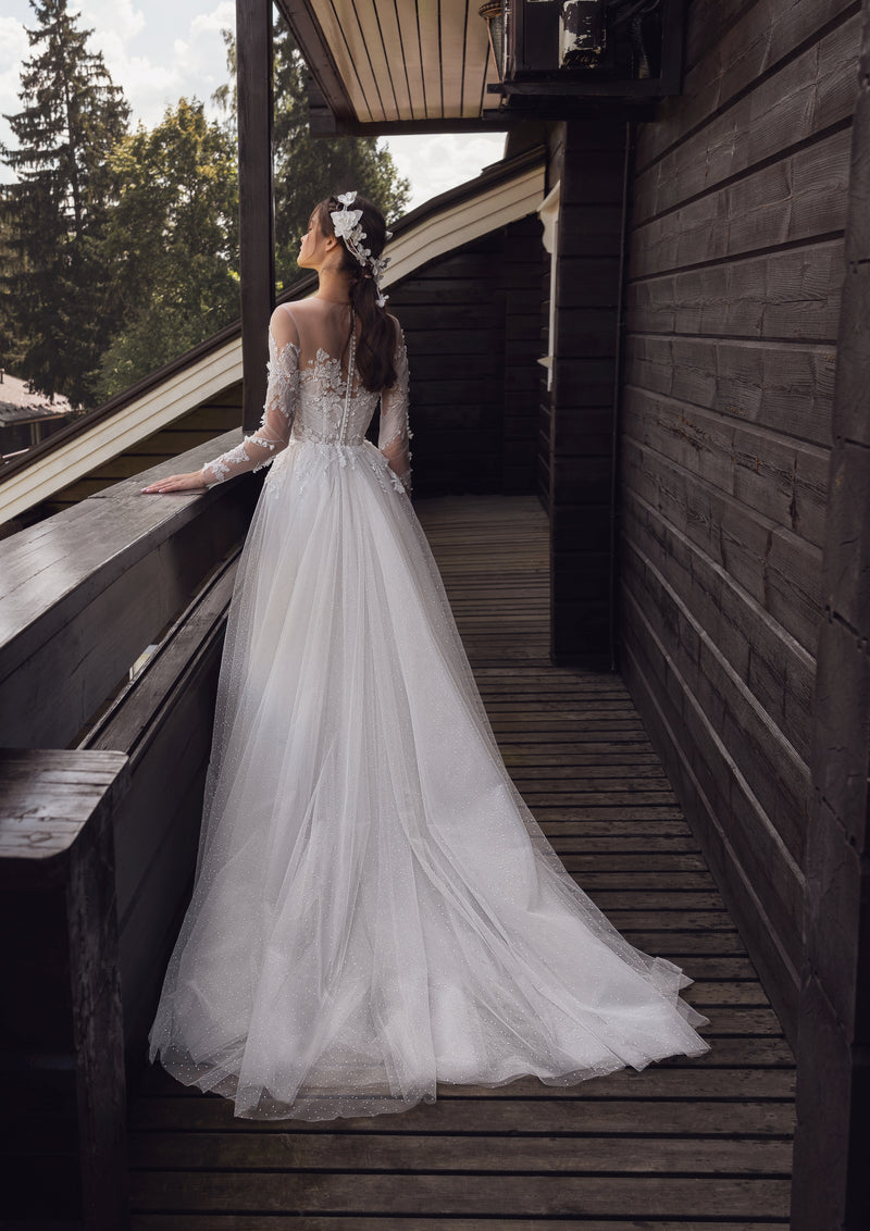 Long Sleeve Lace and Dot Tulle Wedding Gown EU44 Long Sleeve Lace and Dot Tulle Wedding Gown EU44