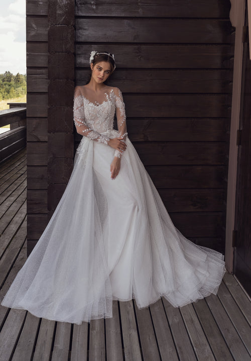 Vestido de novia de tul con lunares y encaje de manga larga