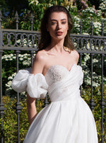 Robe de mariée exquise sans bretelles en organza avec manches amovibles