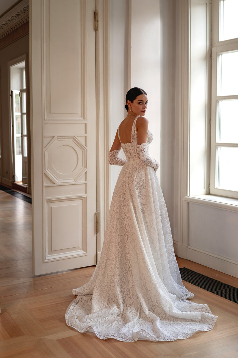 A-Line Lace Romantic Wedding Dress with Removable Sleeves EU32 A-Line Lace Romantic Wedding Dress with Removable Sleeves EU32