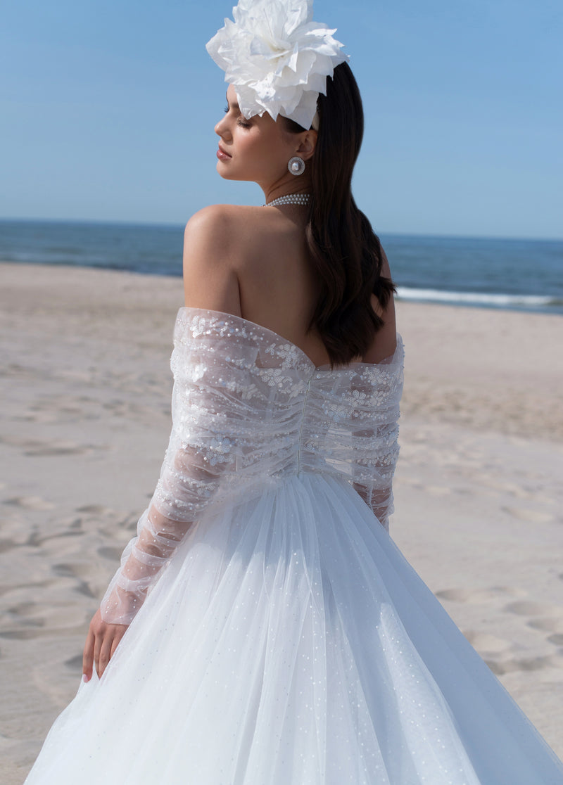 Off-The Shoulder Princess Wedding Dress with Removable Sleeves EU42 Off-The Shoulder Princess Wedding Dress with Removable Sleeves EU42