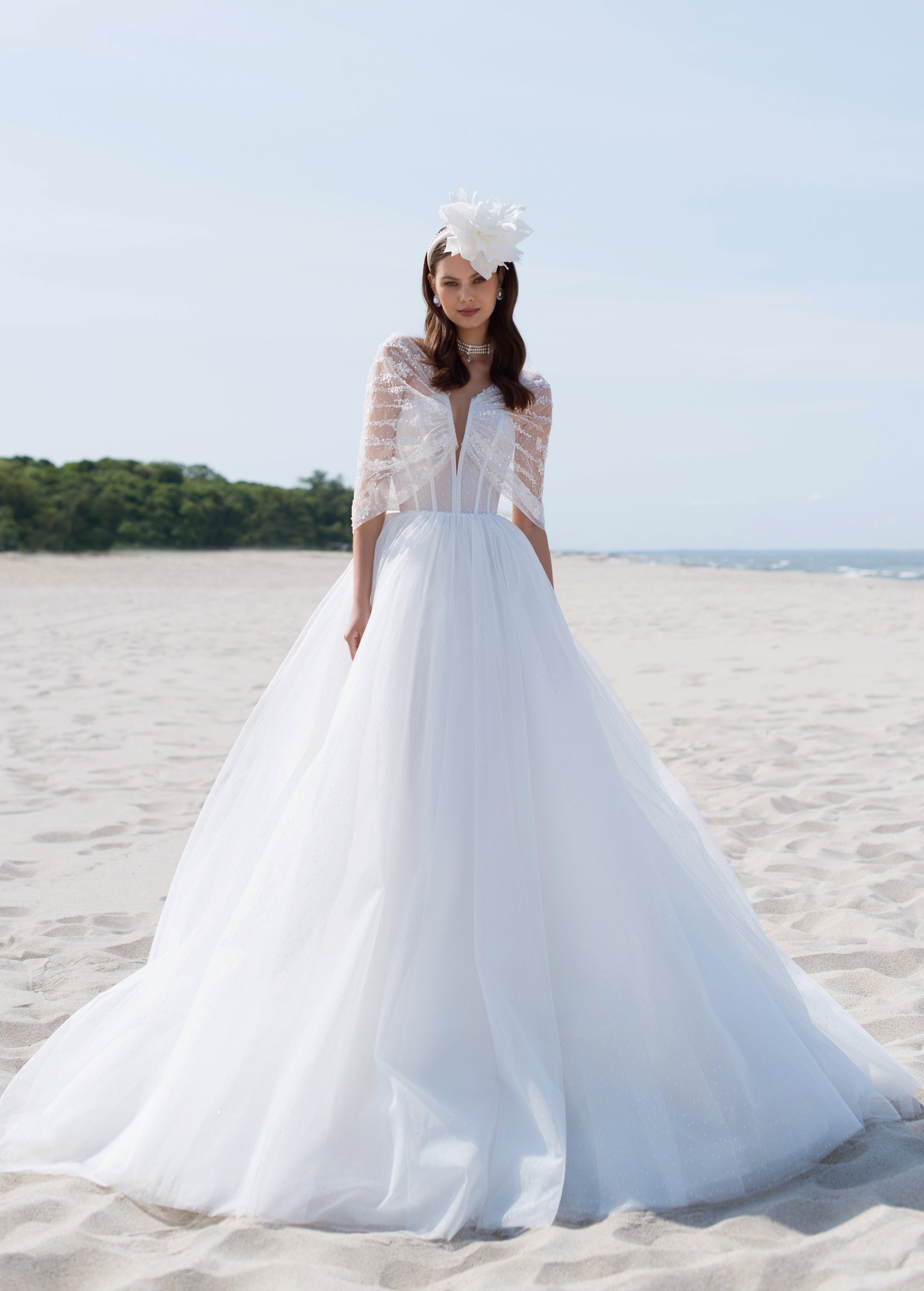 Off-The Shoulder Princess Wedding Dress with Removable Sleeves EU42 Off-The Shoulder Princess Wedding Dress with Removable Sleeves EU42